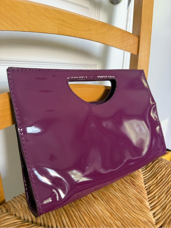 Gianni Bini Handbags - Gianni Bini Patent Plum Cutout Handle Clutch